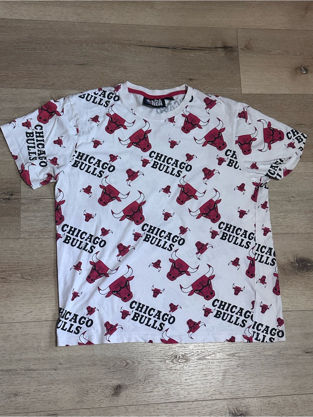 NBA Chicago Bulls All-Over Logo Tee